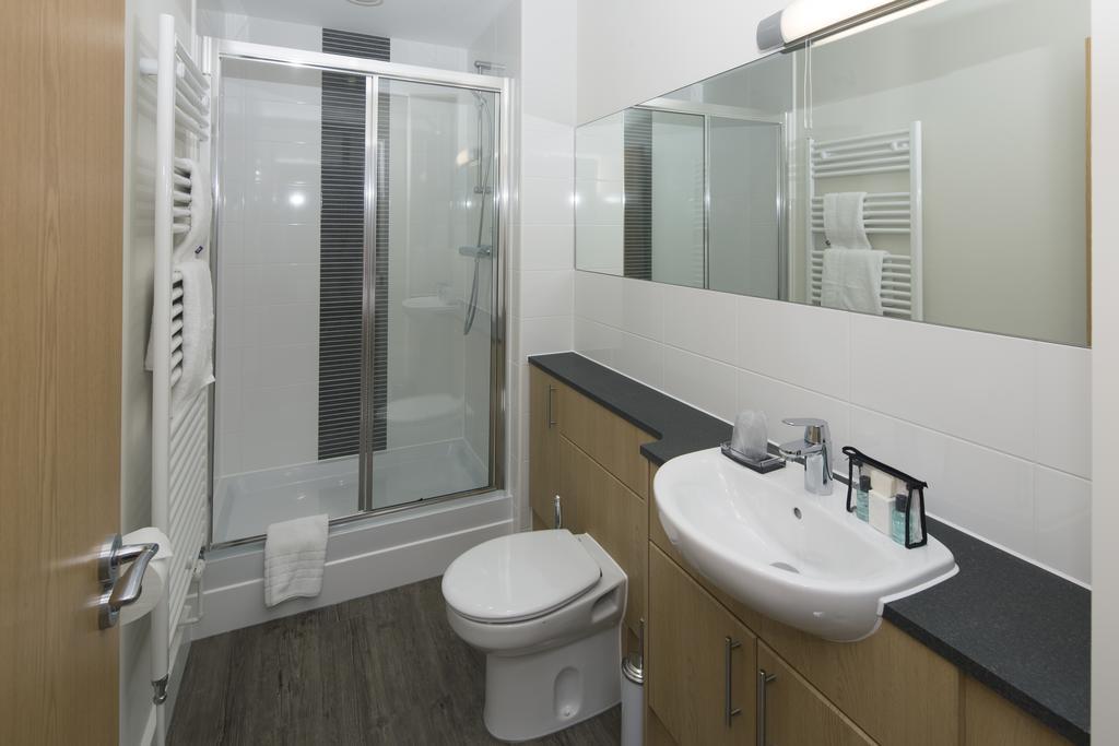 House Of Fisher - Beneficial House Bracknell Quarto foto